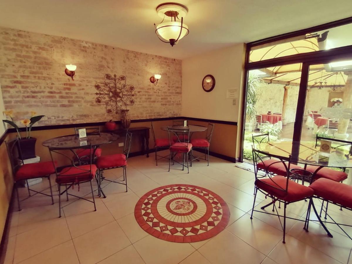 Hostal Villa Toscana グアテマラシティ エクステリア 写真