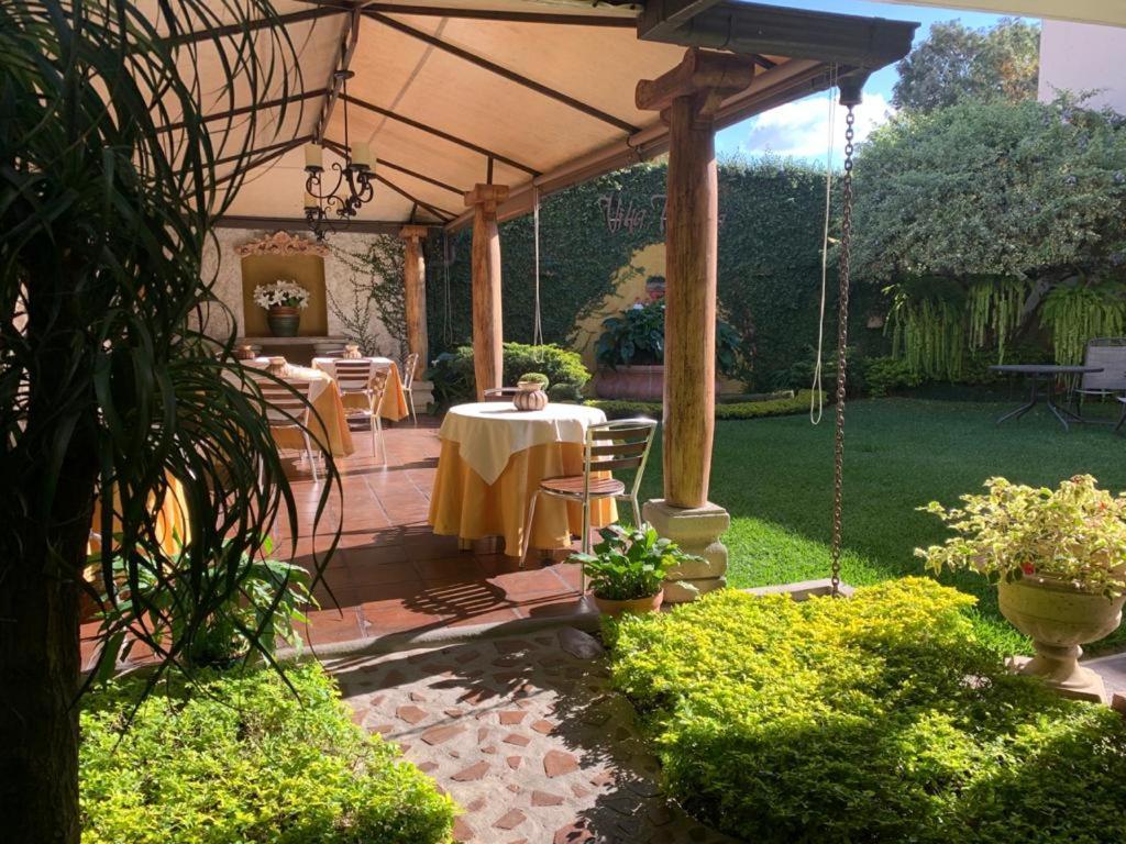 Hostal Villa Toscana グアテマラシティ エクステリア 写真