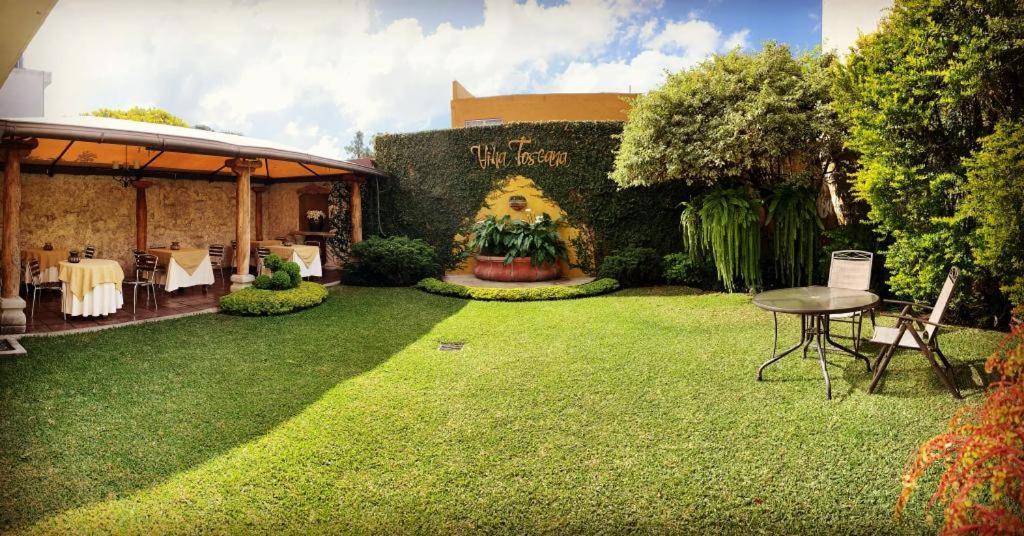Hostal Villa Toscana グアテマラシティ エクステリア 写真
