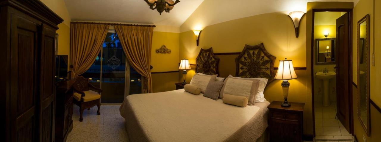 Hostal Villa Toscana グアテマラシティ エクステリア 写真
