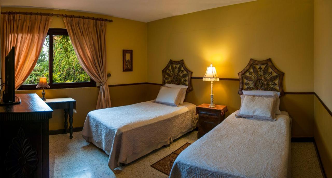 Hostal Villa Toscana グアテマラシティ エクステリア 写真
